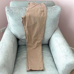 LL Bean Signature Slim Straight Fit Men's Khaki Chinos. Size 32W X 32